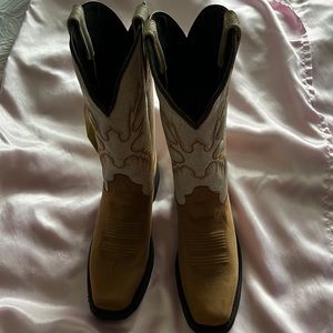 Ladies sz 9 (NWT) cowgirl boots